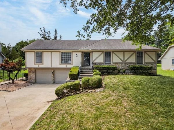 909 W 121st Street, Kansas City, MO 64145