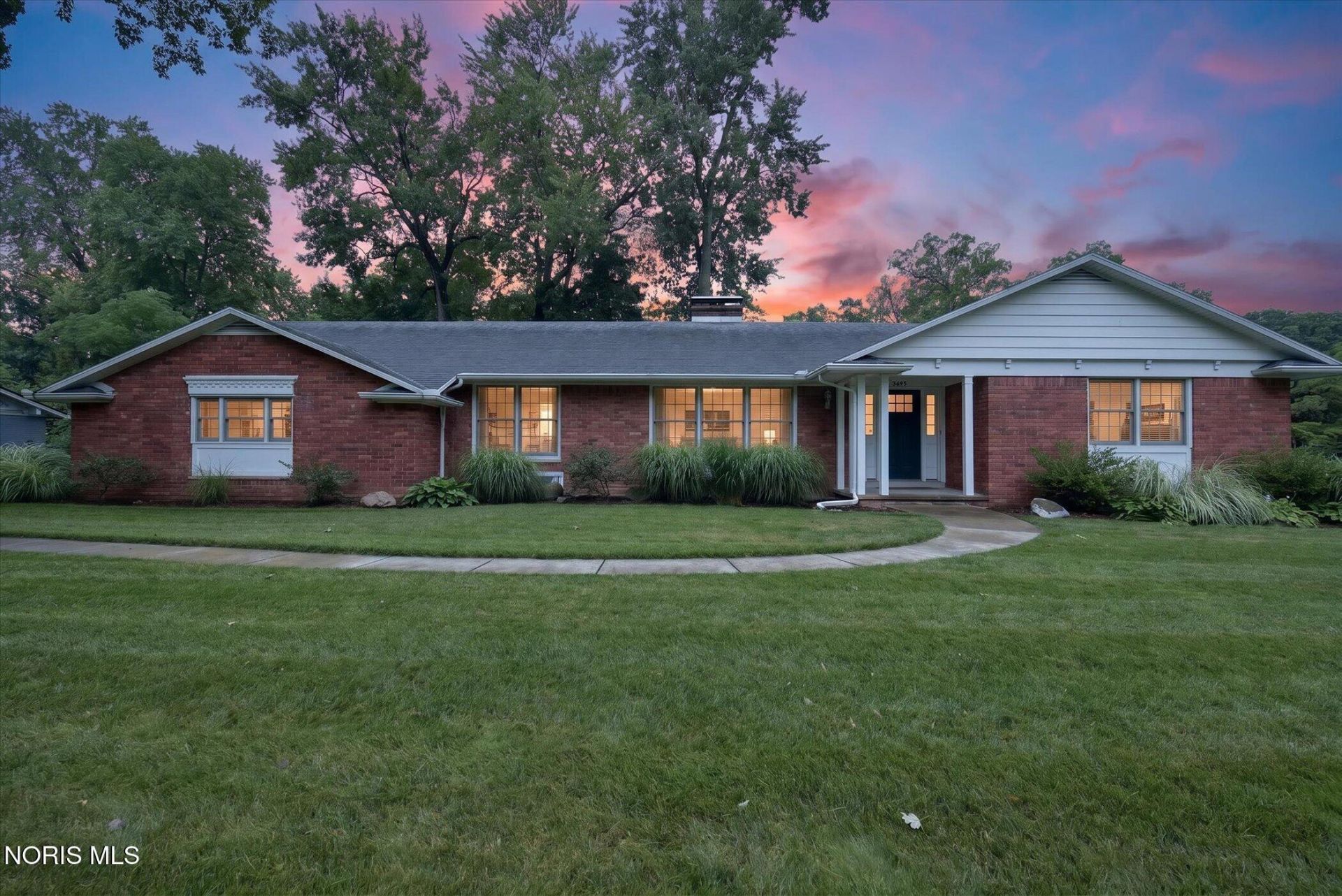 3445 Chapel Drive , Toledo, OH 43615 Main Photo