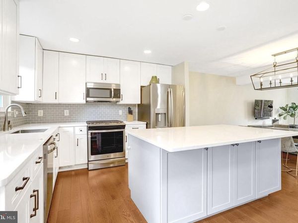 10 W GLEBE ROAD , ALEXANDRIA, VA 22305
