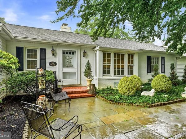 713 KINGS HIGHWAY, MOORESTOWN, NJ 08057