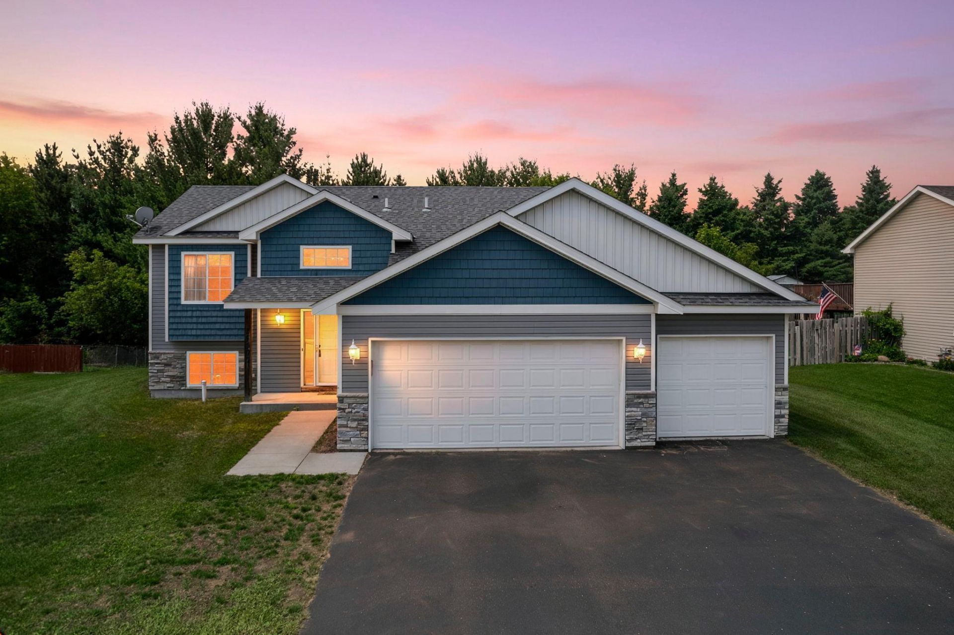 25400 12th Street W, Zimmerman, MN 55398