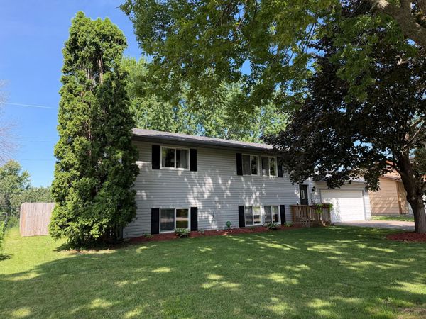 8166 Janero Avenue S, Cottage Grove, MN 55016
