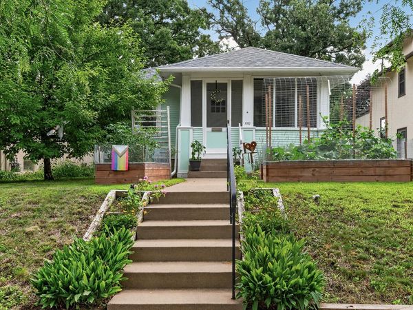 2555 Mckinley Street NE, Minneapolis, MN 55418