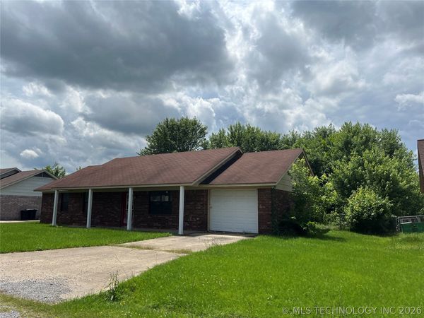 311 David Walker Lane , Stigler, OK 74462