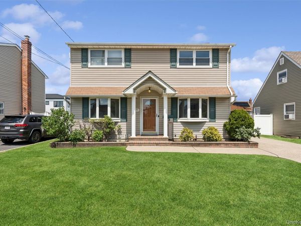 1016 Washington Avenue , Westbury, NY 11590