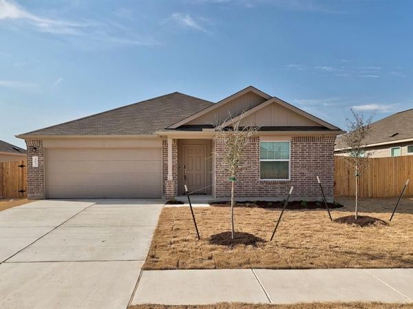303 Chickasaw LN, Hutto, TX 78634