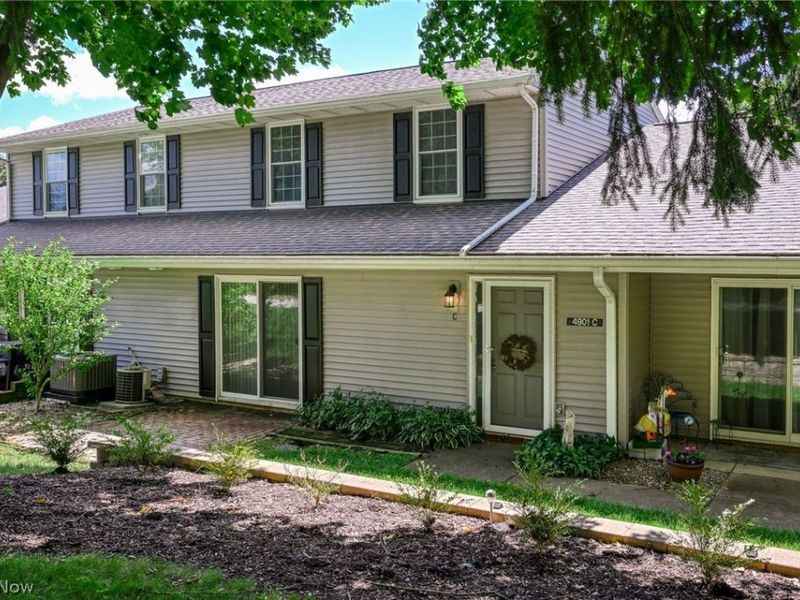 4901 Independence Unit C Circle, Stow, OH 44224 Photo 1