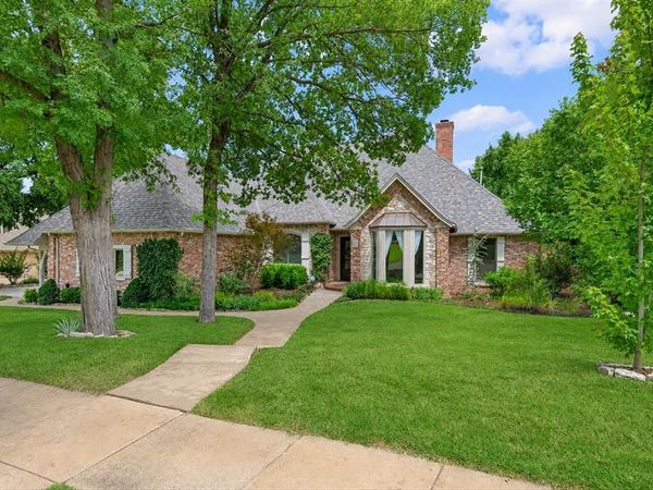 2808 Woodland Creek Drive, Edmond, OK 73034