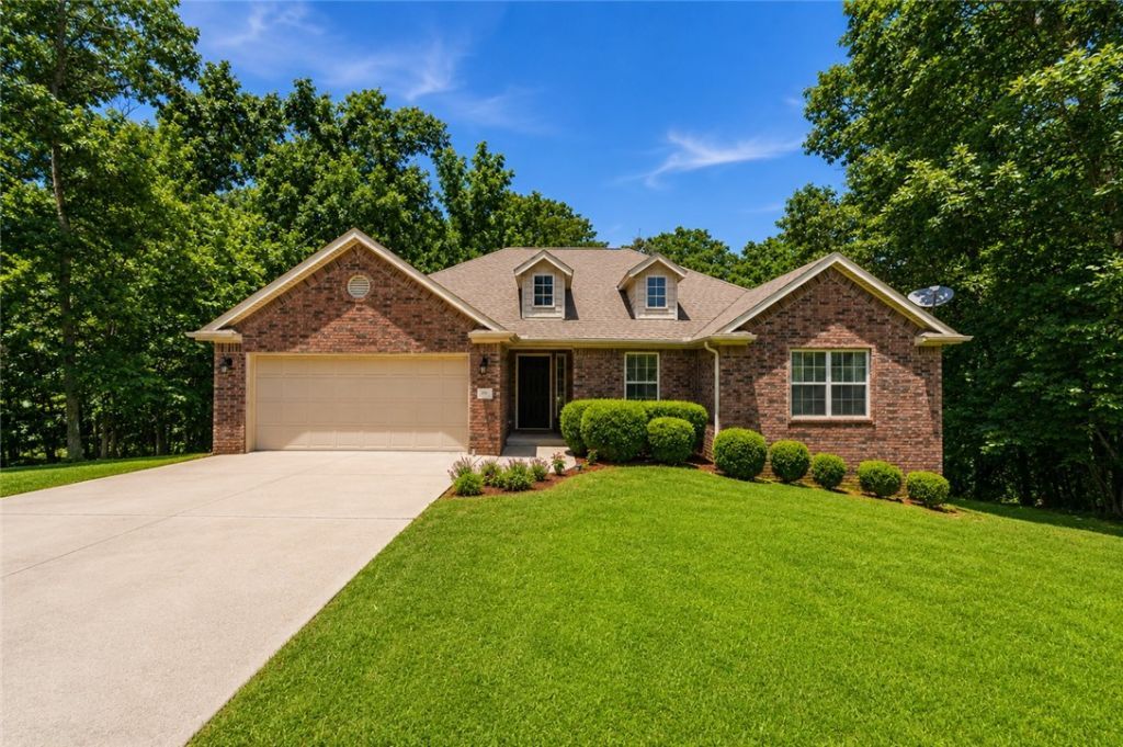 1 Pennine Circle, Bella Vista, AR 72714 Main Photo