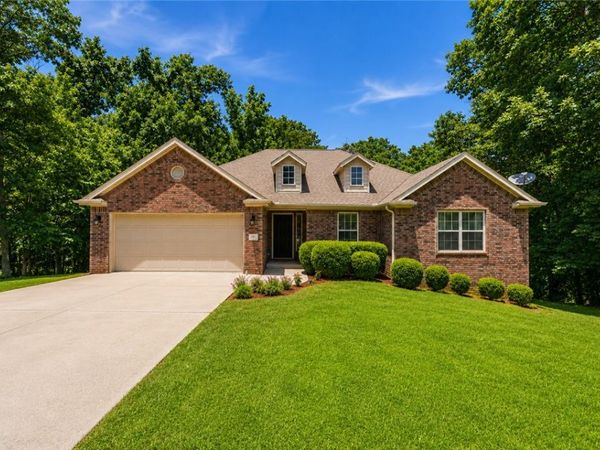 1 Pennine Circle , Bella Vista, AR 72714