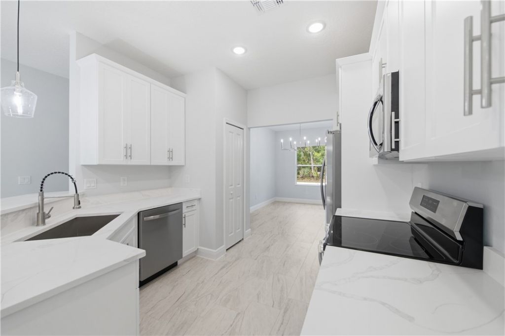 9366 103rd Court, Vero Beach, FL 32967 Photo