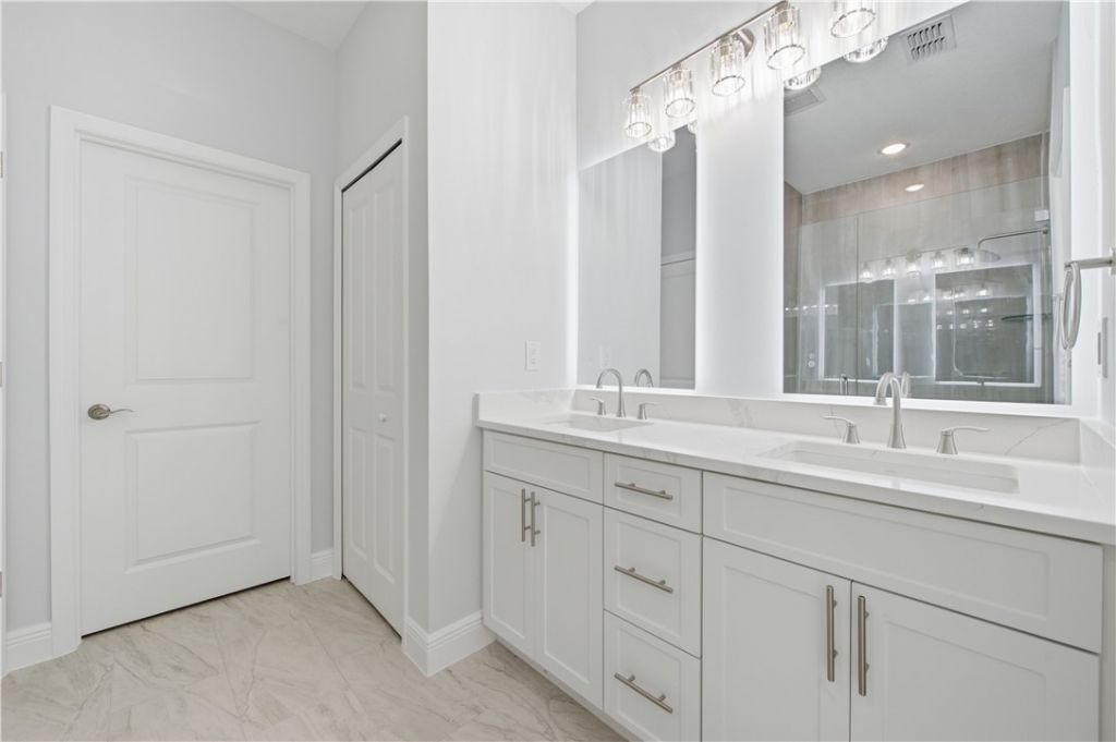 9366 103rd Court, Vero Beach, FL 32967 Photo