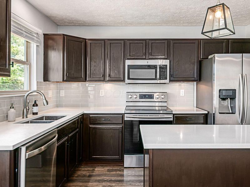 5936 Epernay Way, Galloway, OH 43119 Photo 13