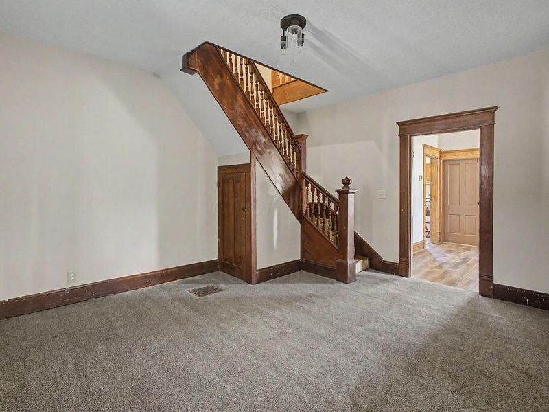 546 N Jefferson Street , Utica, OH 43080 Photo 9