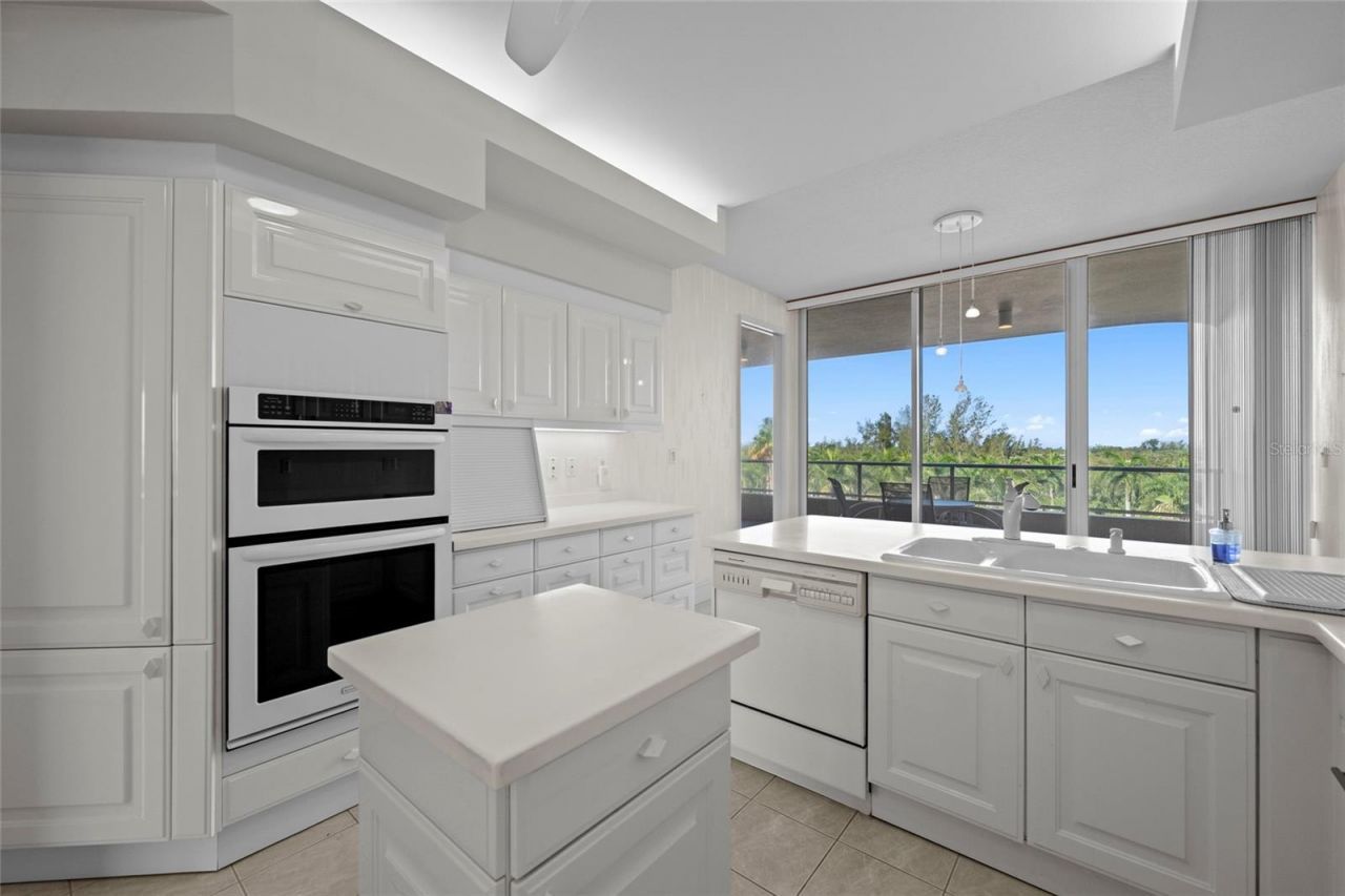 3060 Grand Bay Boulevard, Unit 133, Longboat Key, FL 34228 Photo