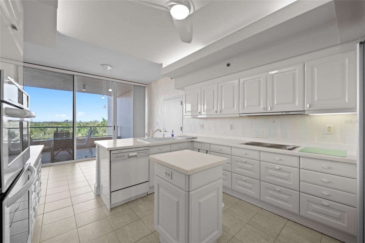 3060 Grand Bay Boulevard, Unit 133, Longboat Key, FL 34228 Photo