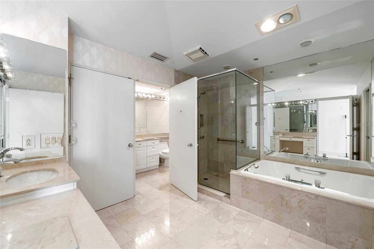 3060 Grand Bay Boulevard, Unit 133, Longboat Key, FL 34228 Photo