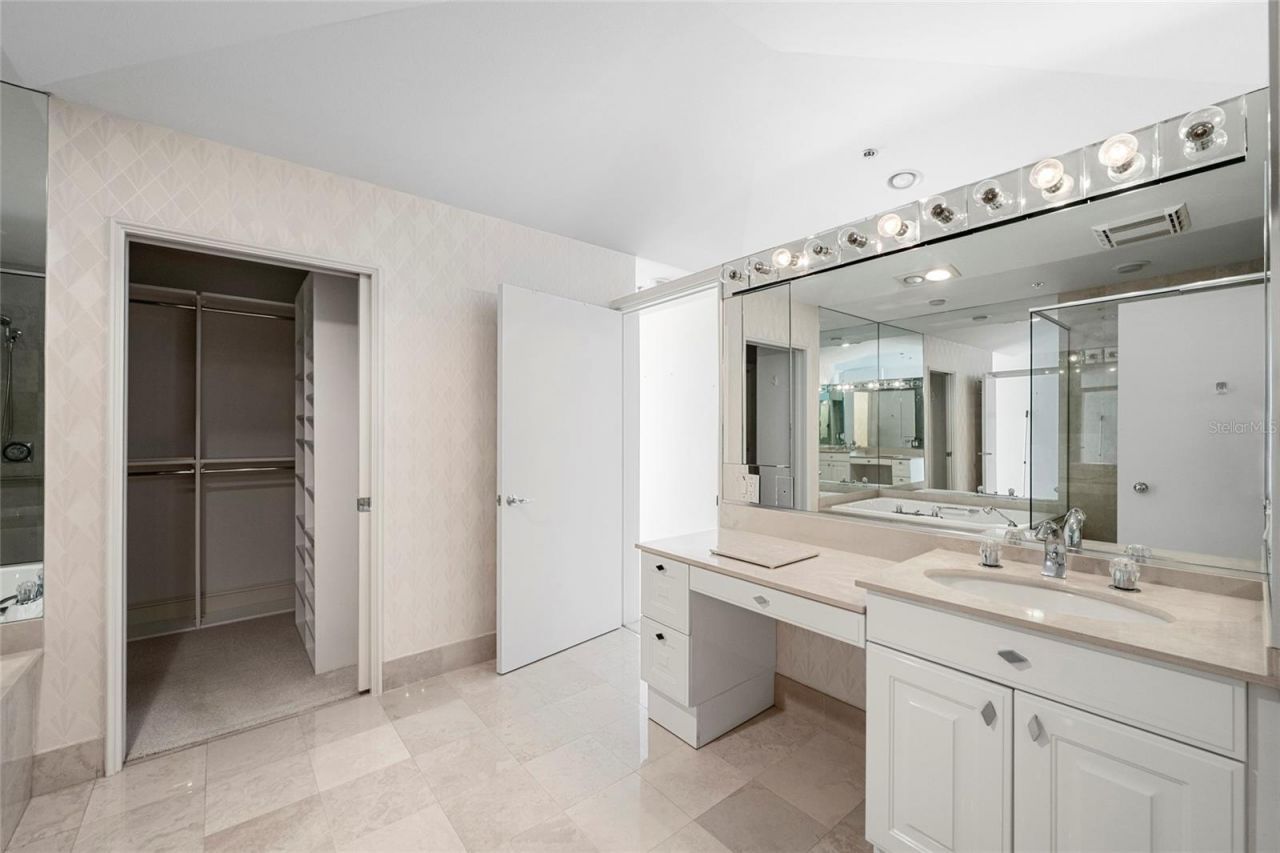 3060 Grand Bay Boulevard, Unit 133, Longboat Key, FL 34228 Photo