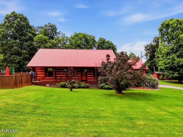 855 Chestnut Grove Circle, Dandridge, TN 37725