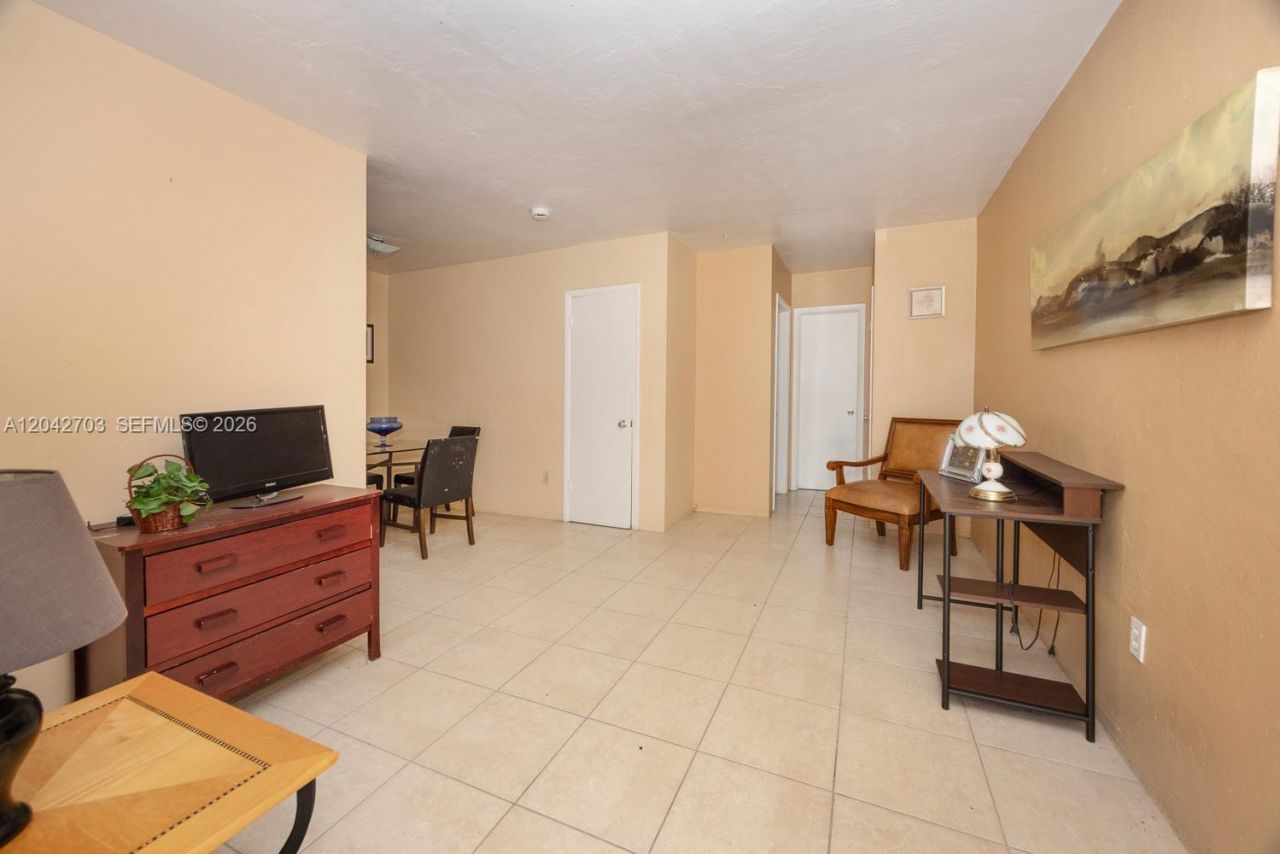 1915 NW 28th St, Miami, FL 33142 Photo