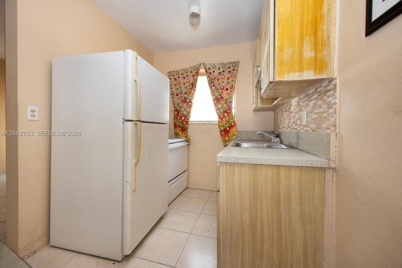 1915 NW 28th St, Miami, FL 33142 Photo
