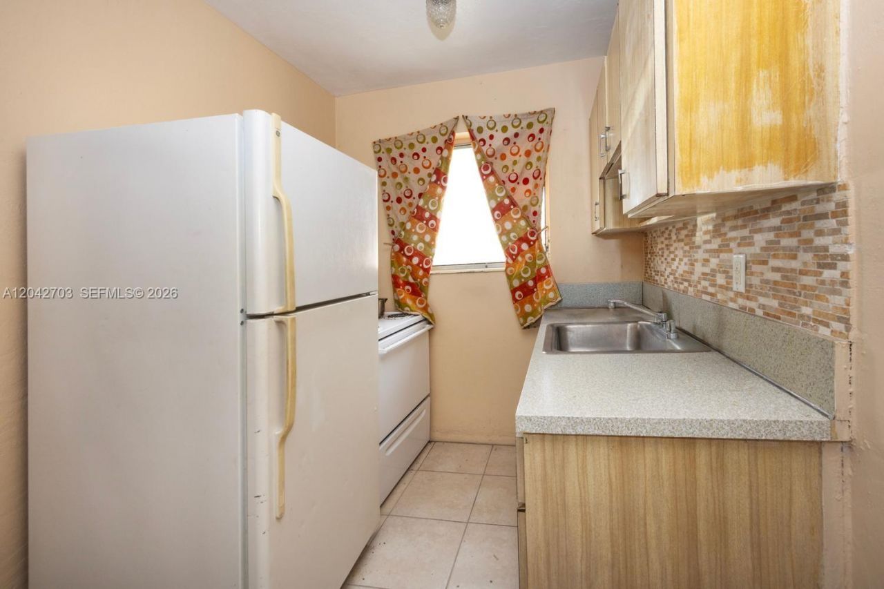 1915 NW 28th St, Miami, FL 33142 Photo