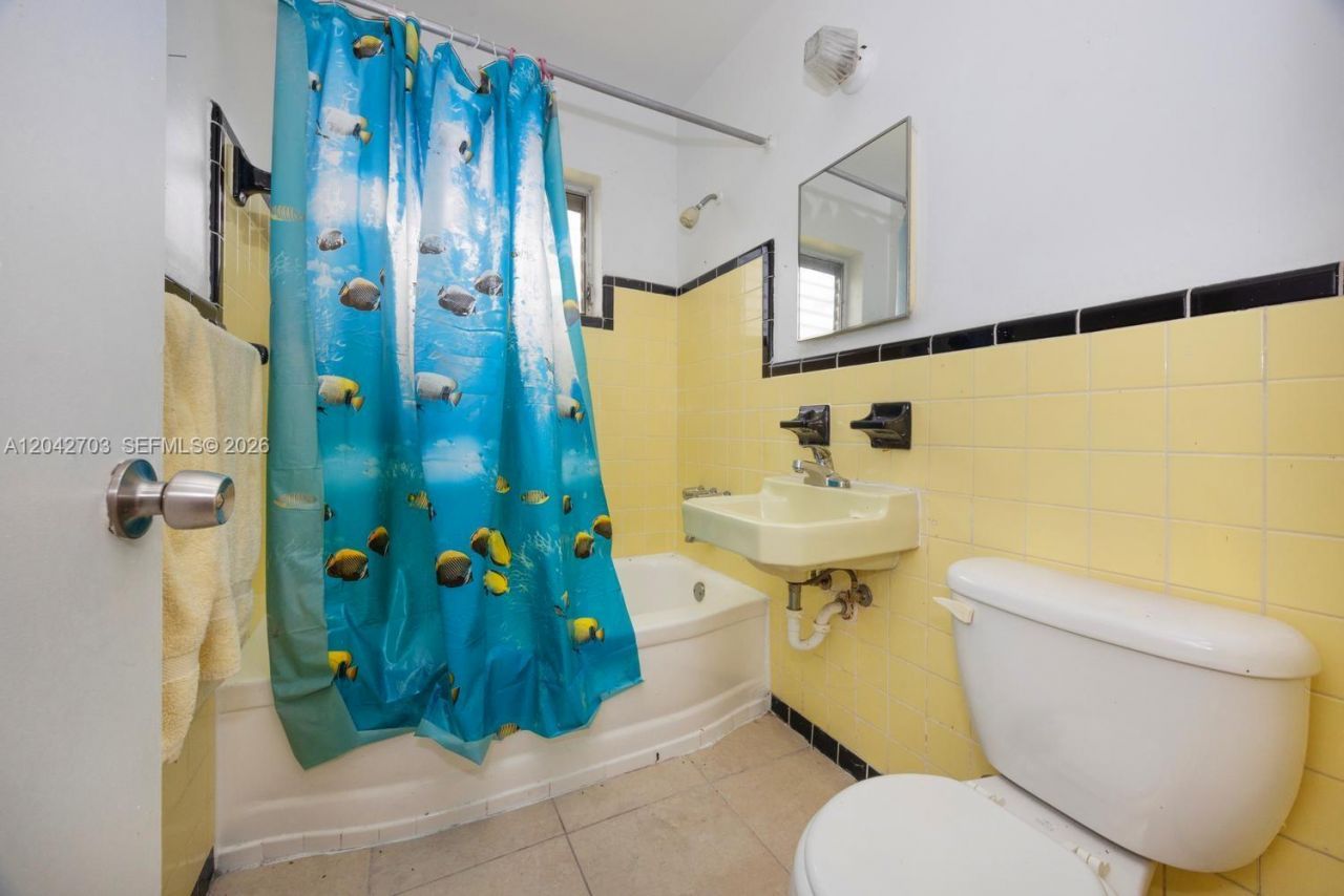1915 NW 28th St, Miami, FL 33142 Photo
