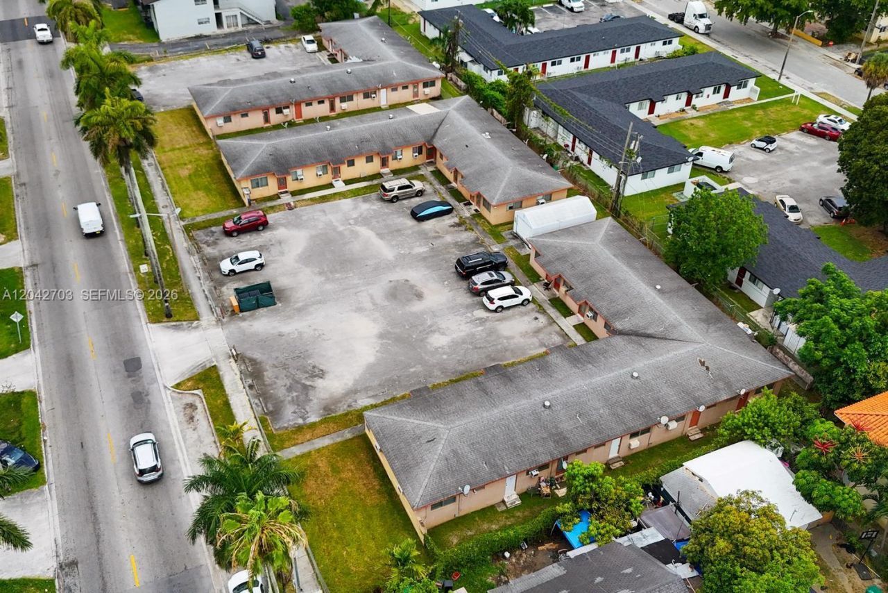 1915 NW 28th St, Miami, FL 33142 Photo