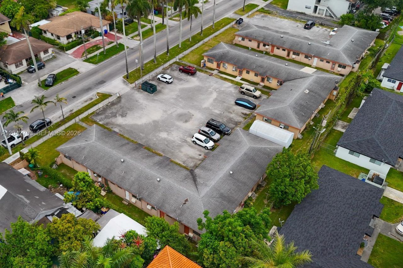 1915 NW 28th St, Miami, FL 33142 Photo