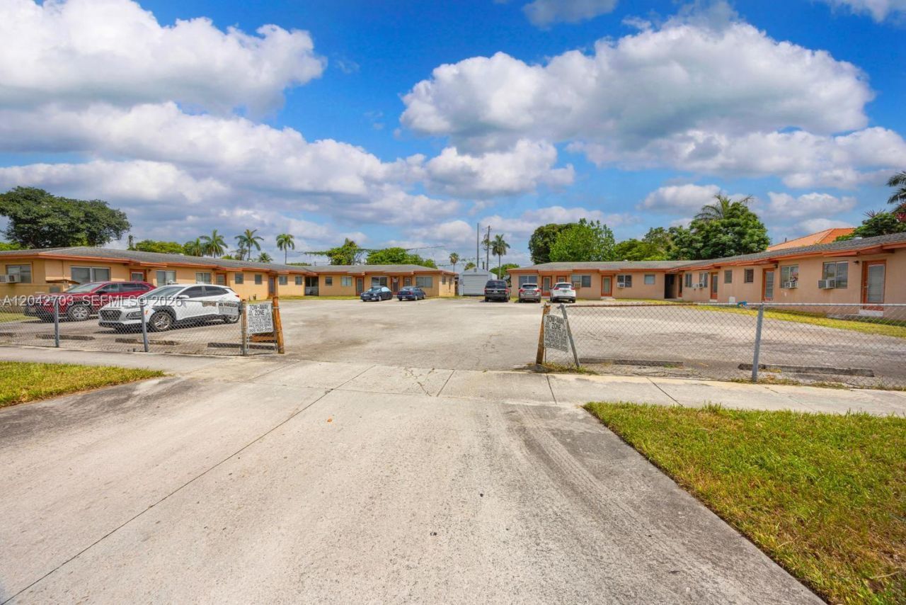 1915 NW 28th St, Miami, FL 33142 Photo