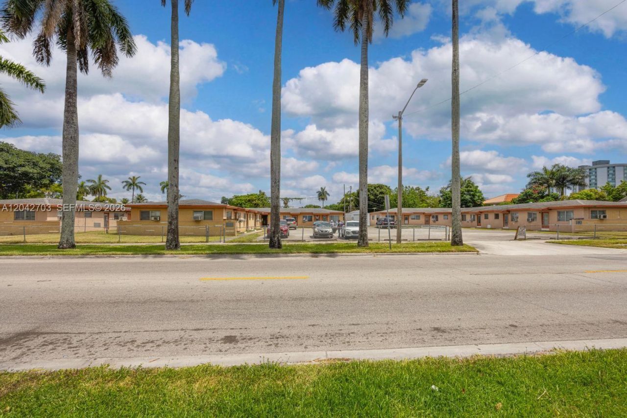 1915 NW 28th St, Miami, FL 33142 Photo