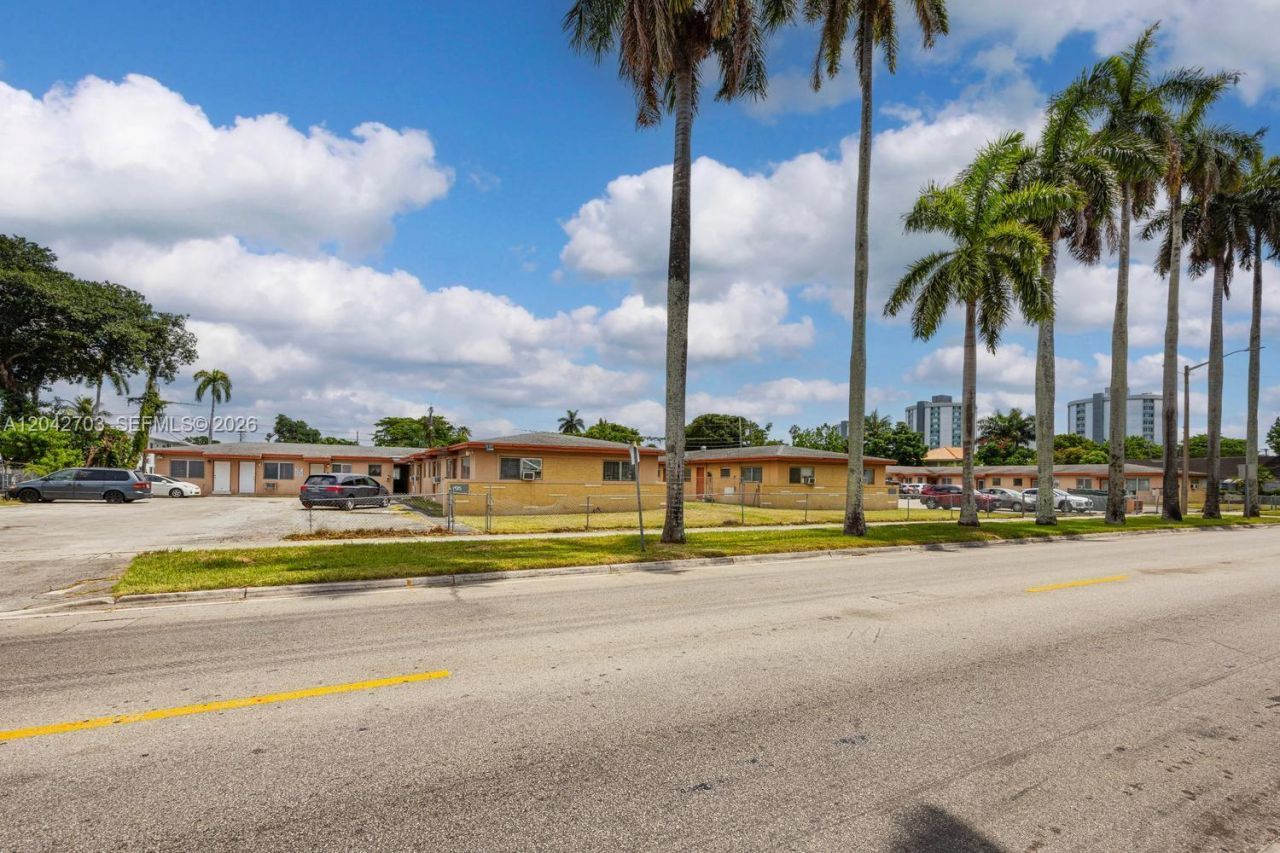 1915 NW 28th St, Miami, FL 33142 Photo