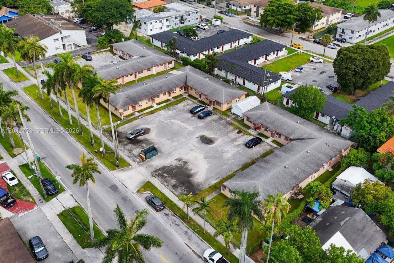 1915 NW 28th St, Miami, FL 33142 Photo