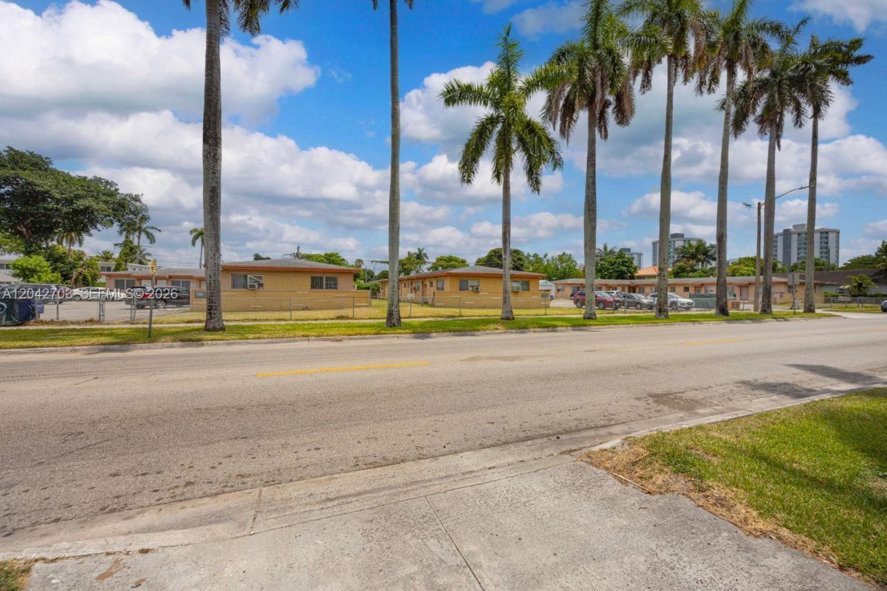 1915 NW 28th St, Miami, FL 33142 Photo