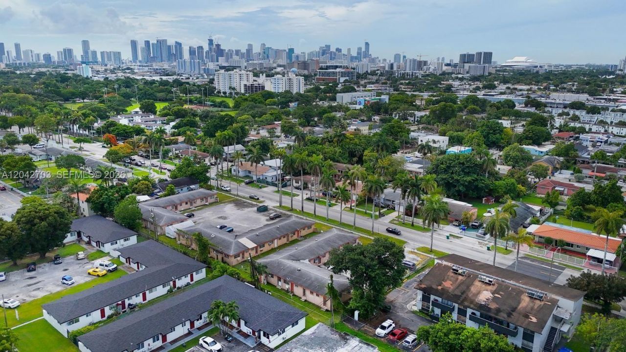 1915 NW 28th St, Miami, FL 33142 Photo