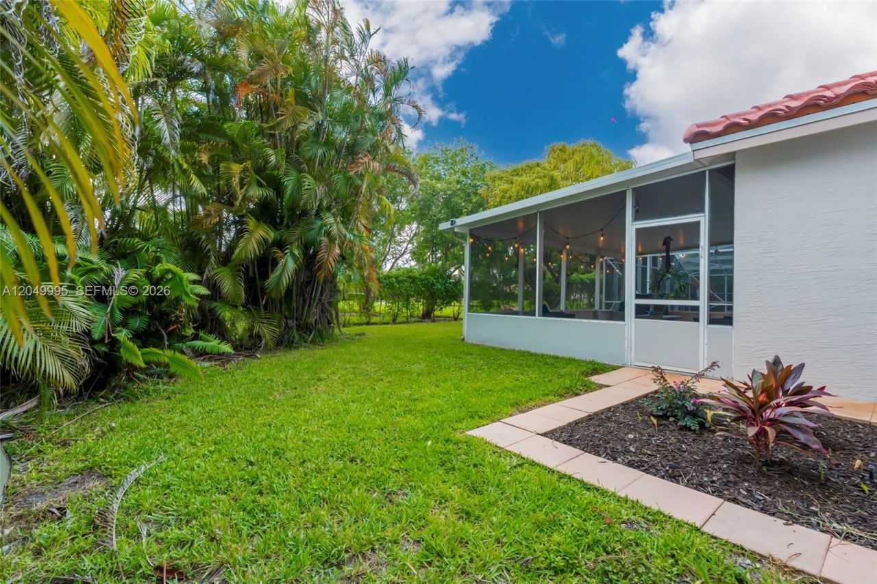 7569 Parkside Ln , Margate, FL 33063 Photo