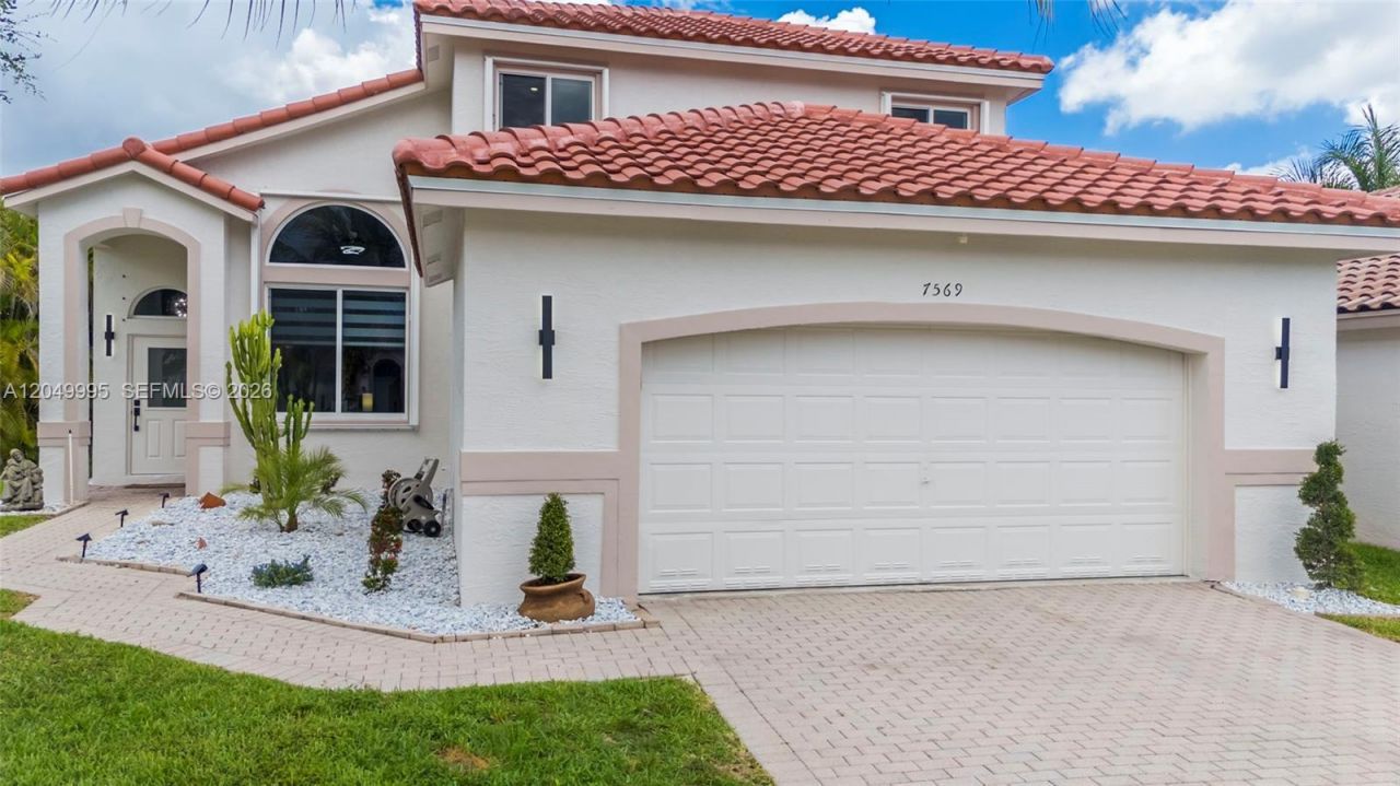 7569 Parkside Ln , Margate, FL 33063 Photo