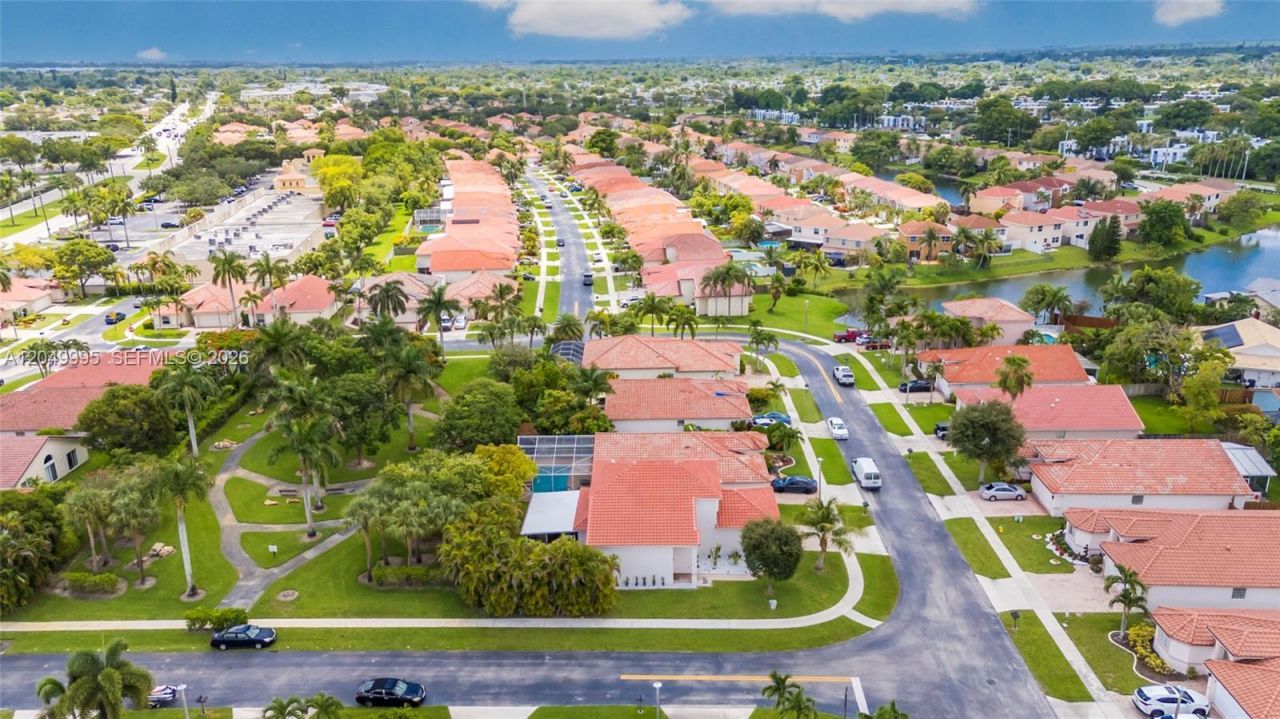 7569 Parkside Ln , Margate, FL 33063 Photo