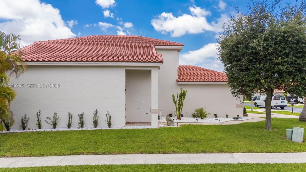 7569 Parkside Ln , Margate, FL 33063 Photo