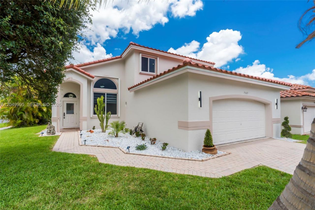 7569 Parkside Ln , Margate, FL 33063 Photo
