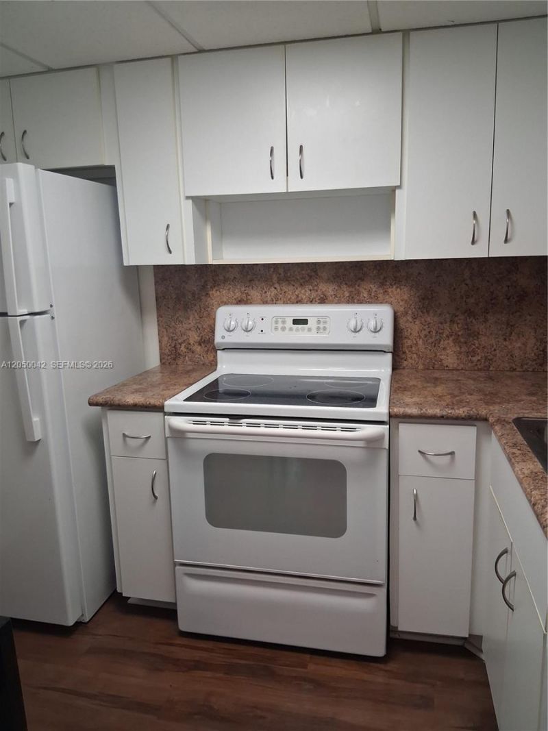 8315 SW 72nd Ave, Unit 303B, Miami, FL 33143 Photo