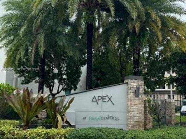 8031 NW 104th Ave , Unit 32, Doral, FL 33178