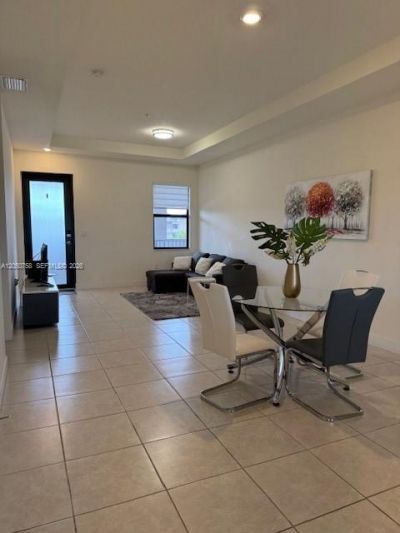 8031 NW 104th Ave , Unit 32, Doral, FL 33178 Photo