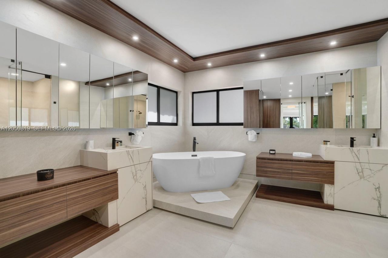 168 Fiesta Way , Fort Lauderdale, FL 33301 Photo