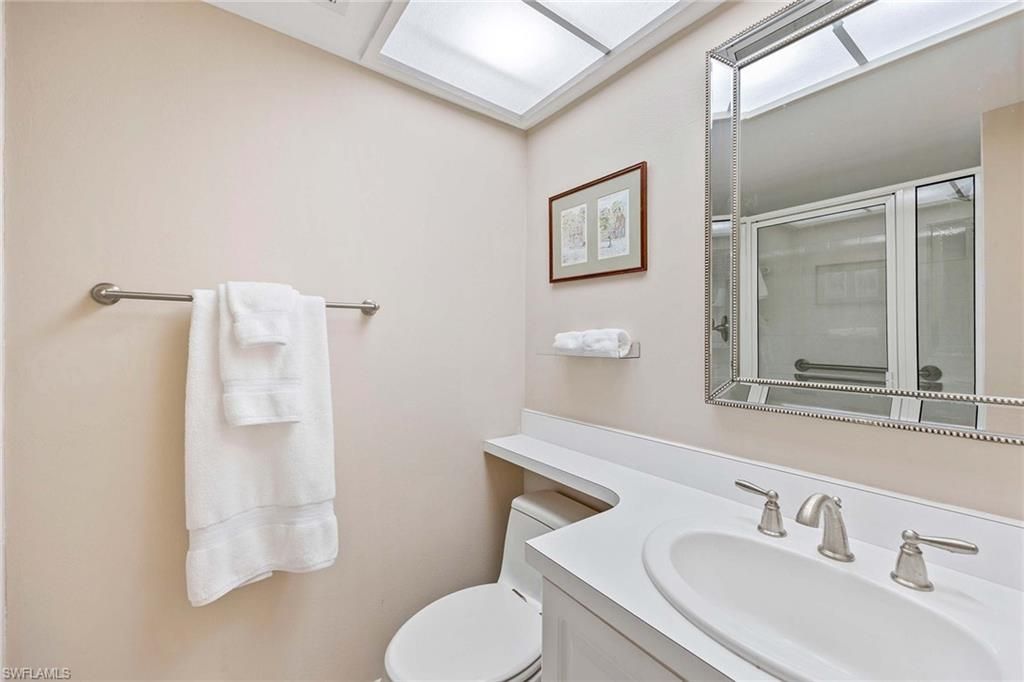 45 High Point Cir S, Unit 303, Naples, FL 34103 Photo