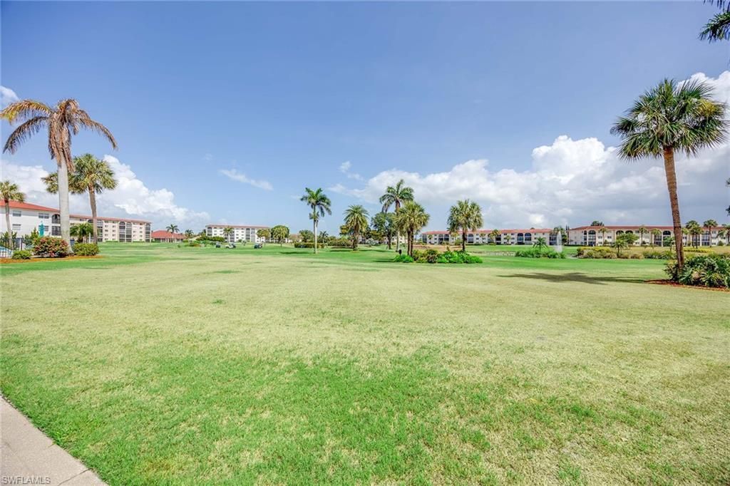 45 High Point Cir S, Unit 303, Naples, FL 34103 Photo