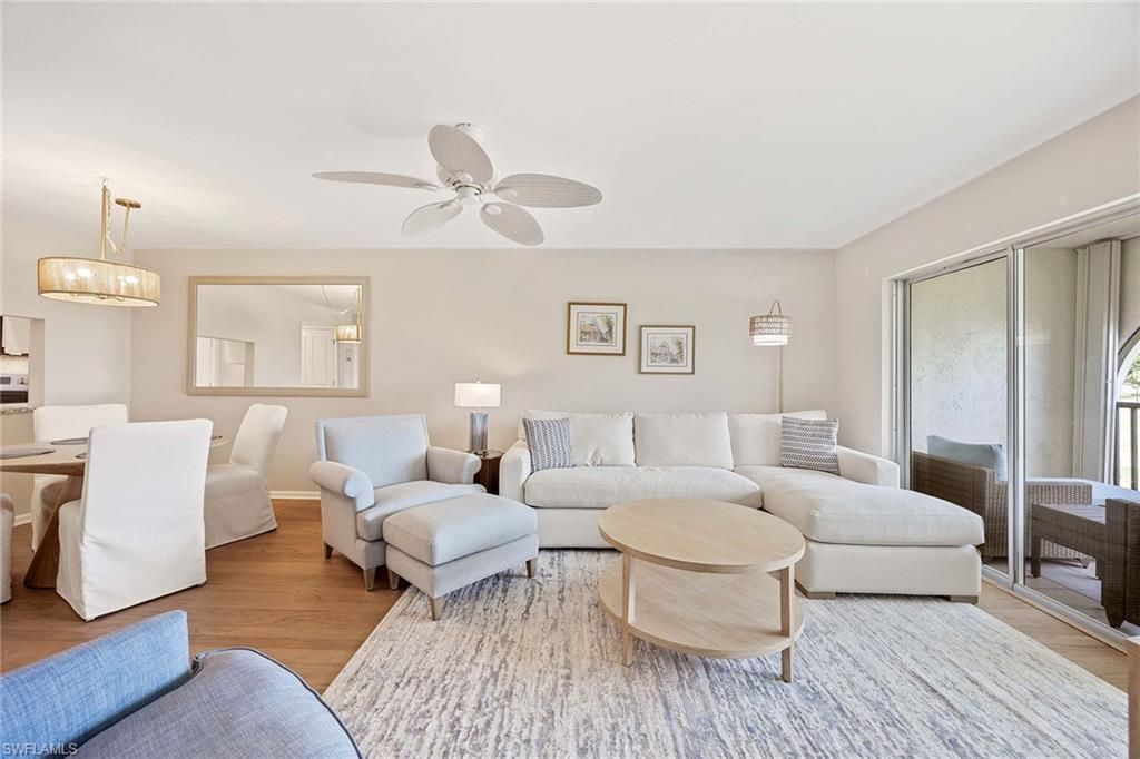 45 High Point Cir S, Unit 303, Naples, FL 34103 Photo