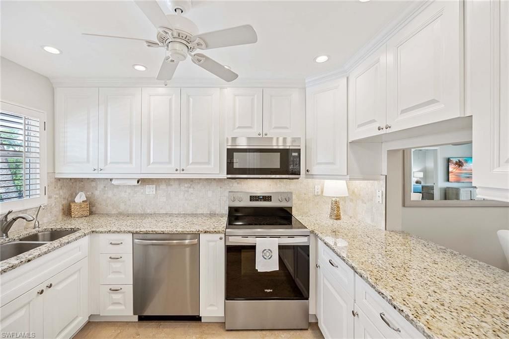 45 High Point Cir S, Unit 303, Naples, FL 34103 Photo