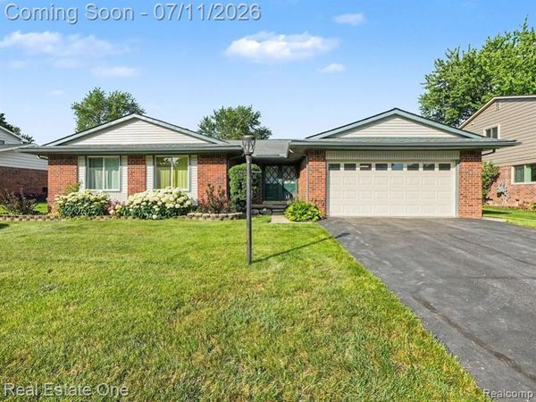 22550 Brookforest Road, Novi, MI 48375