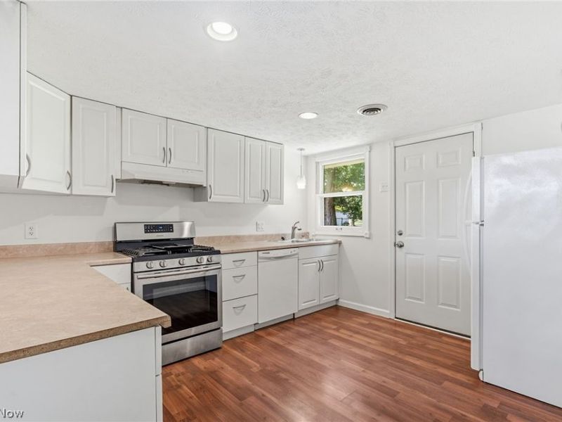 934 Meadowbrook Avenue, Alliance, OH 44601 Photo 9